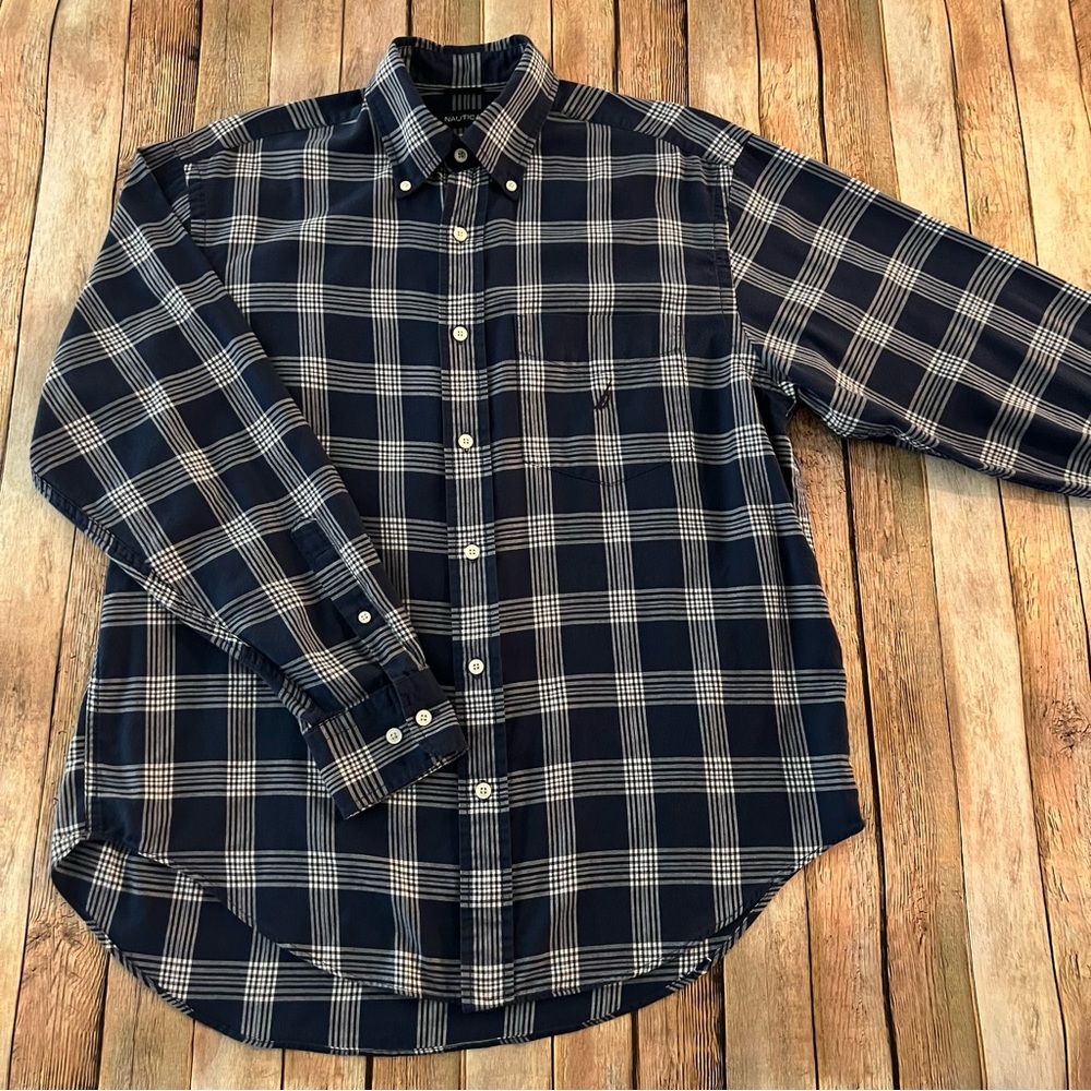 Nautica mens long sleeve plaid casual button down shirt | size medium